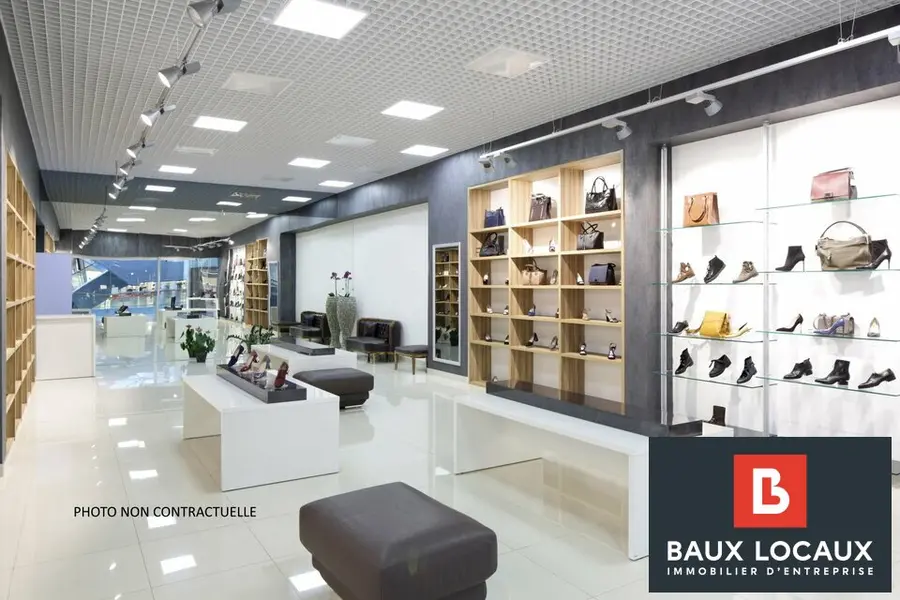 LOCAL COMMERCIAL D'ENVIRON 154 m² EN ZONE NEUF  