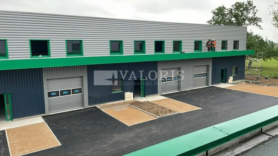 A louer Locaux d'activité 230m² Tignieu-Jameyzieu