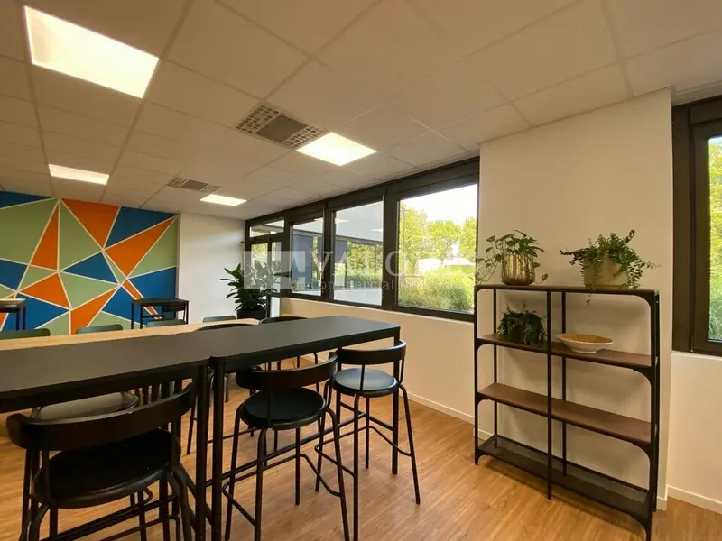 A louer Bureaux 1203m² Limonest