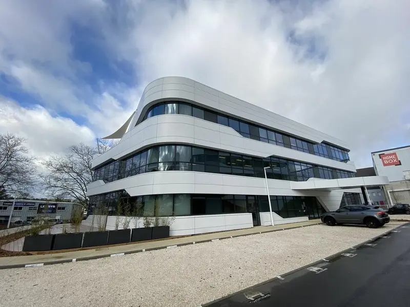 A louer Bureaux 244m² Champagne-au-Mont-d'Or
