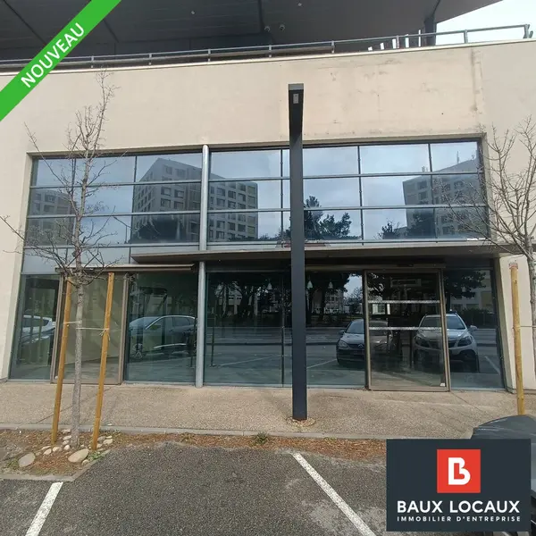A louer Locaux d'activité 265.7m² Avignon
