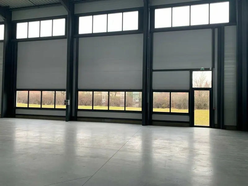 A louer Locaux d'activité 1740m² Saint-Quentin-Fallavier
