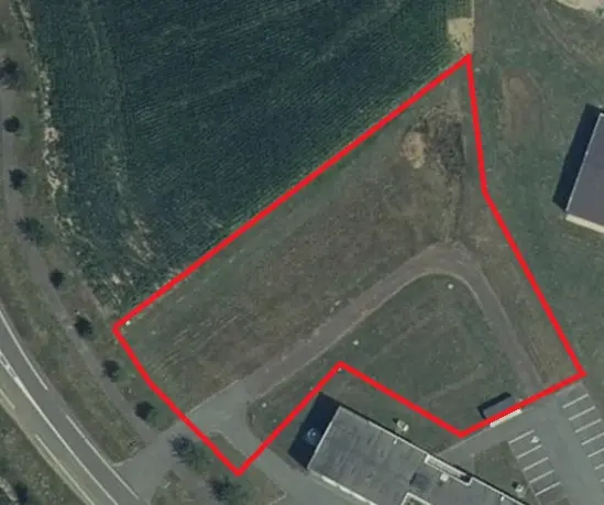 Locaux neufs au cur d'une zone d'activités en plein développement.