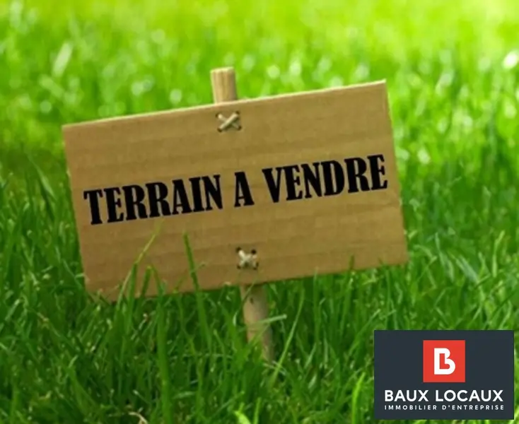 Terrain 4 264 m² en zone UE1 Salon de Provence