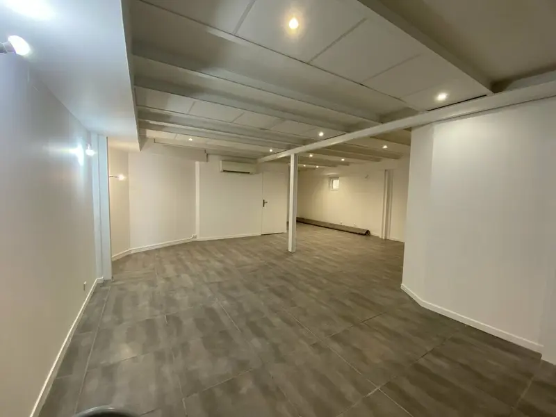 A louer Locaux d'activité 145m² Marseille 09