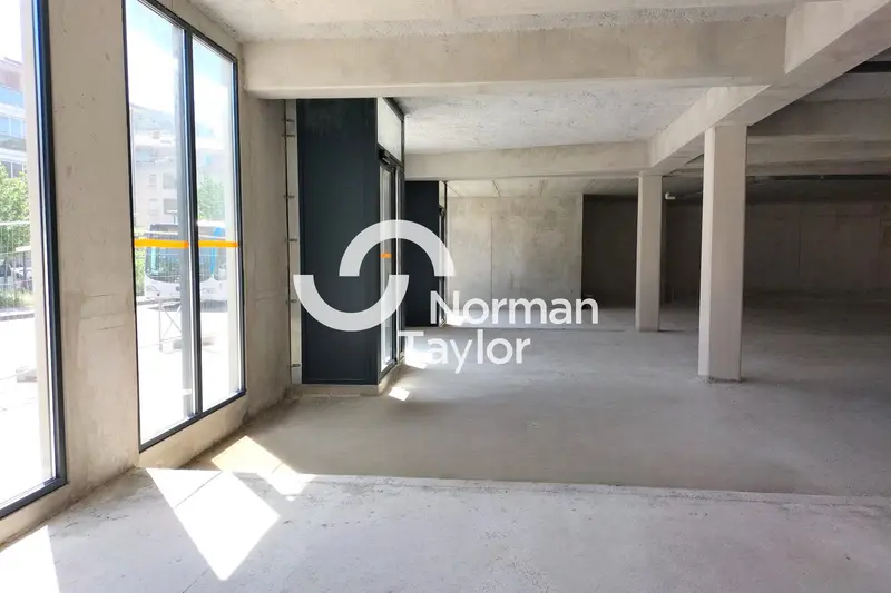 A louer Local commercial  759m² Marseille 09