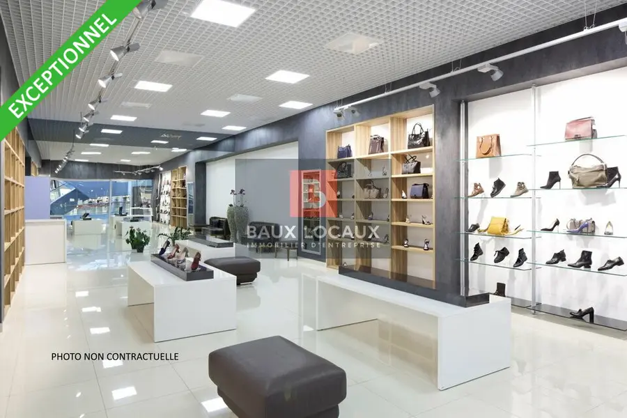 BEL EMPLACEMENT COMMERCIAL SUR CARPENTRAS 180M²
