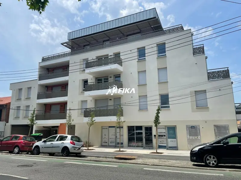 A VENDRE LOCAL COMMERCIAL 68 m² - (31200) TOULOUSE