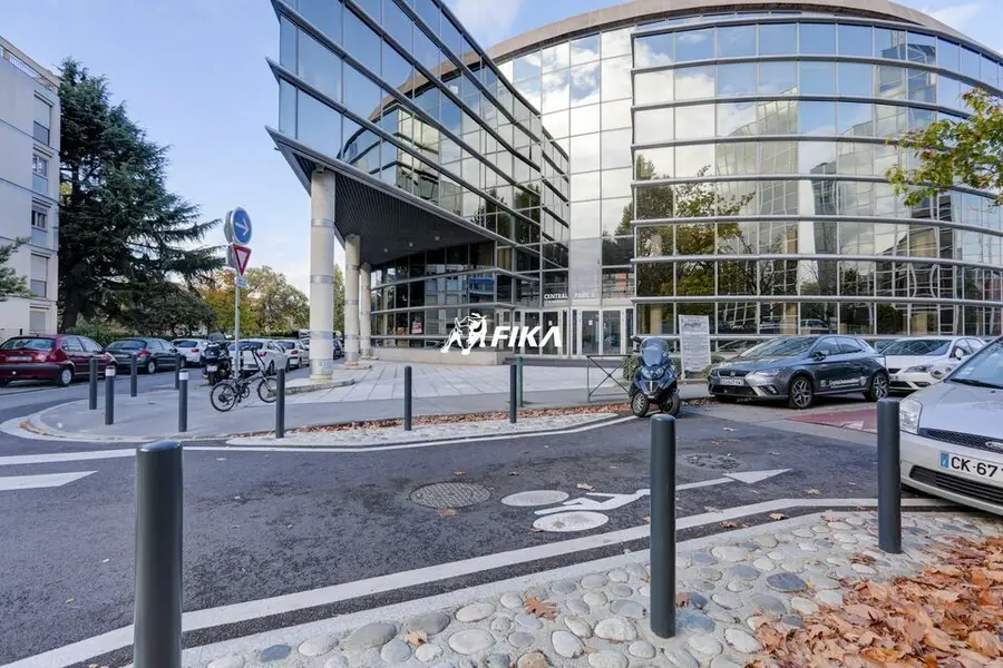 A LOUER BUREAUX 241m² - (31200) TOULOUSE