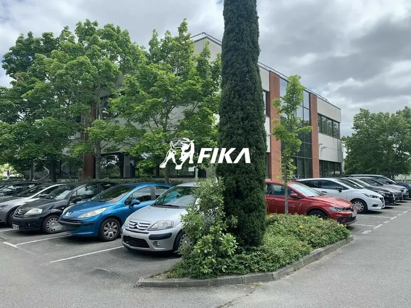 A LOUER 668 m² de BUREAUX DIVISIBLES-(31500) TOULOUSE 