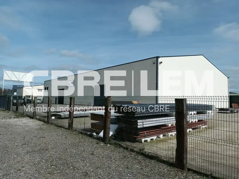 A louer Locaux d'activité 1500m² Bourg-Achard