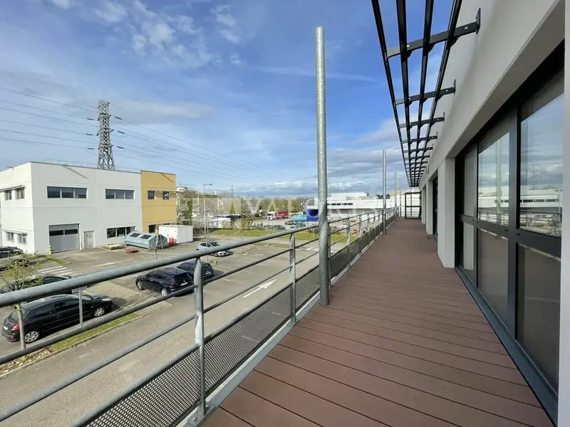 A louer Bureaux 3687m² Saint-Priest