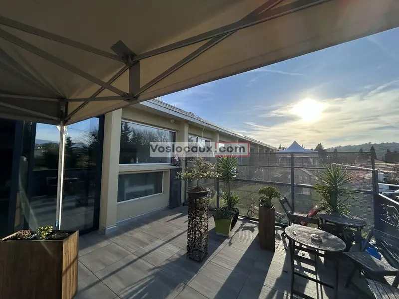 A la location Bureaux de 250 m² à BIOT 