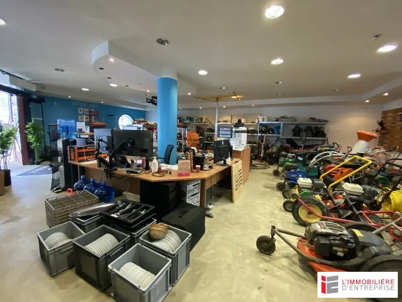 Location d'une cellule commerciale à Vern sur Seiche 255 m²