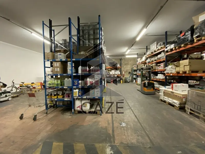 LOCAUX A LOUER - CENTRE VILLE