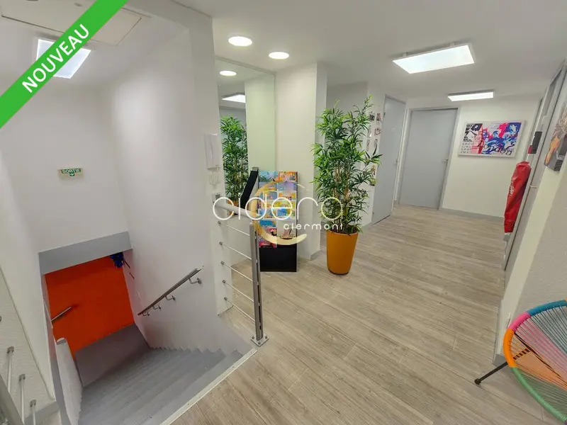 A vendre Bureaux 142.58m² Clermont-Ferrand