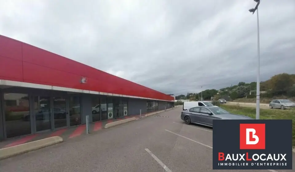 EMPLACEMENT N°1 PROCHE CARREFOUR