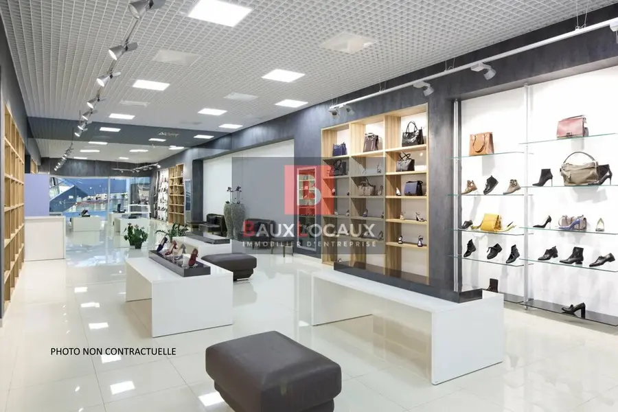 CESSION DE BAIL D'UN BEAU LOCAL DE 317 m² AVEC PARKING