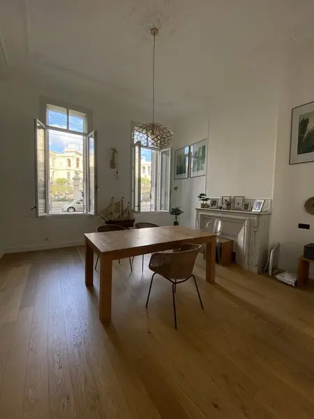BUREAUX A VENDRE140 m² CINQ AVENUES LONGCHAMP 13004 MARSEILLE 