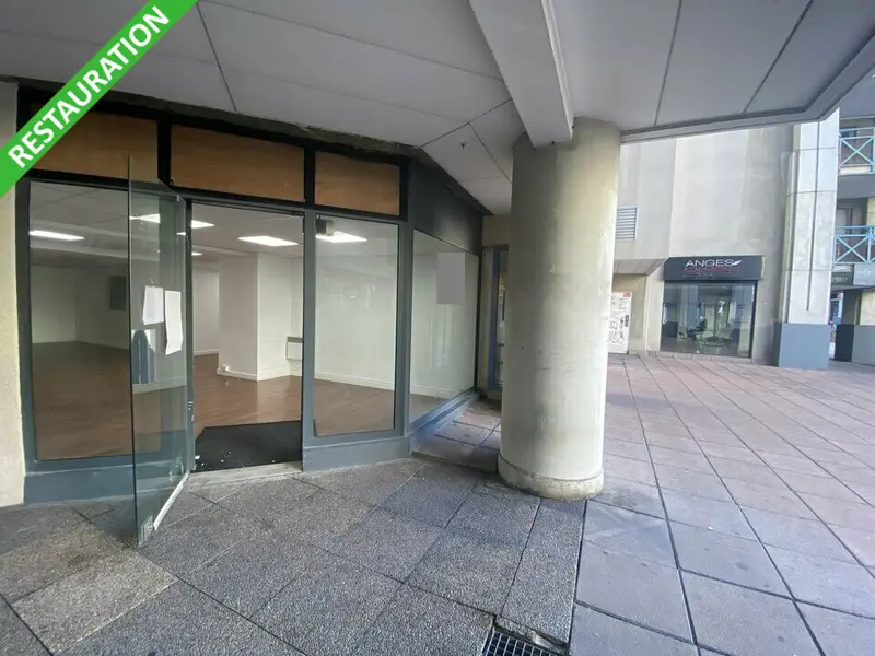 LOCAL COMMERCIAL A LOUER 90 m2 RESTAURATION ACCEPTEE 13008 MARSEILLE