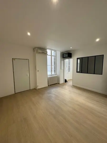BUREAUX 159 m2 A LOUER 13006 MARSEILLE