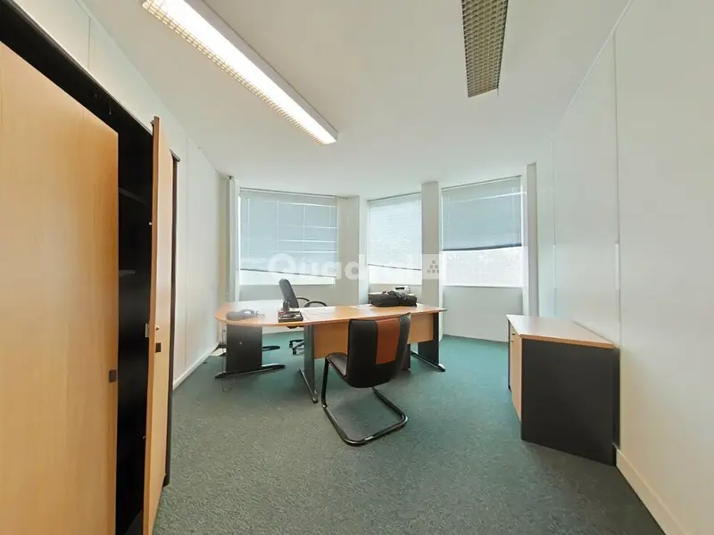 A VENDRE - Surface de bureaux