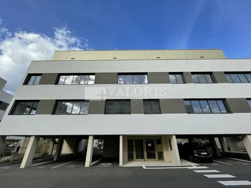 A louer Bureaux 124.78m² Dardilly