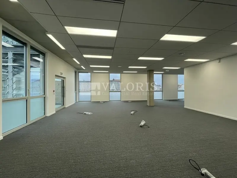 A louer Bureaux 922m² Villeurbanne