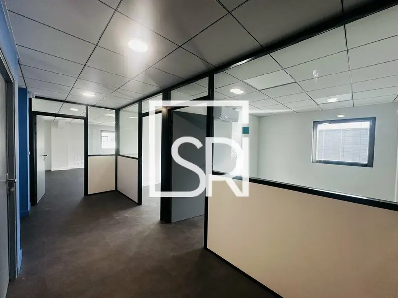 VENTE BUREAUX NEUFS - 250 M² - PONT-DU-CHATEAU 63430