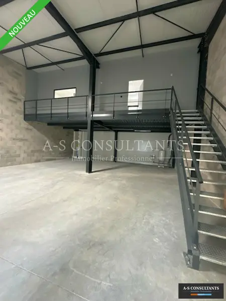 A louer Entrepôt 200m² Arbin