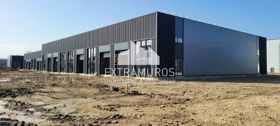 Locaux d'activité 170 à 283 m² neufs avec mezzanine - Trévoux