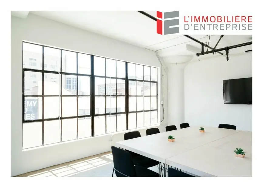 SHOWROOM / BUREAUX A LA LOCATION FORUM D'ORVAULT 260M²