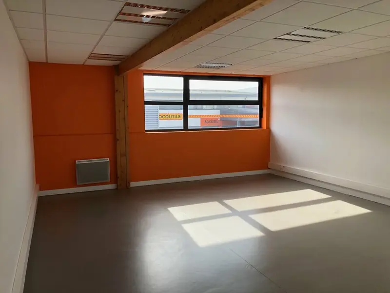 LOCATION - BUREAUX - PORT DE COMMERCE 