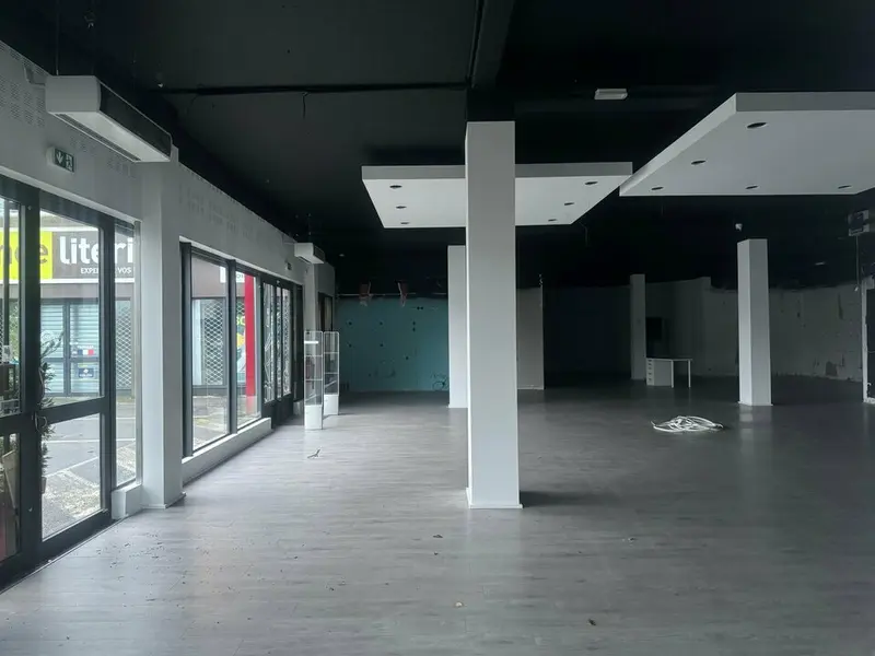 LOCATION - LOCAL COMMERCIAL - 356 m2 - KERGARADEC