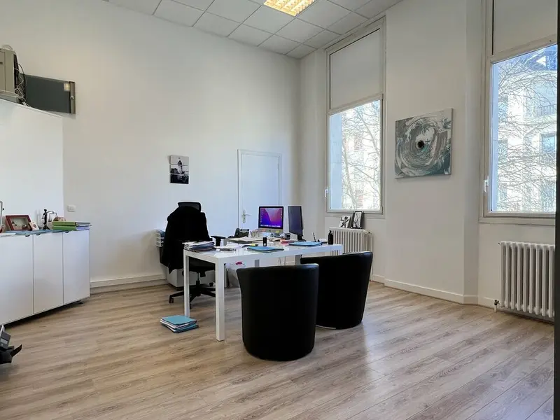 Bel immeuble de bureaux en Centre-Ville de Caen 