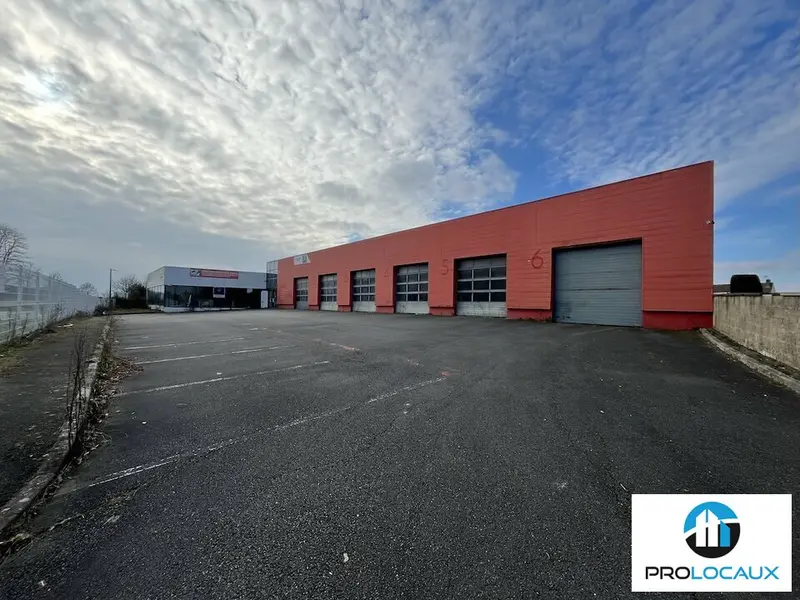 A vendre Local commercial  1208m² Crépy-en-Valois