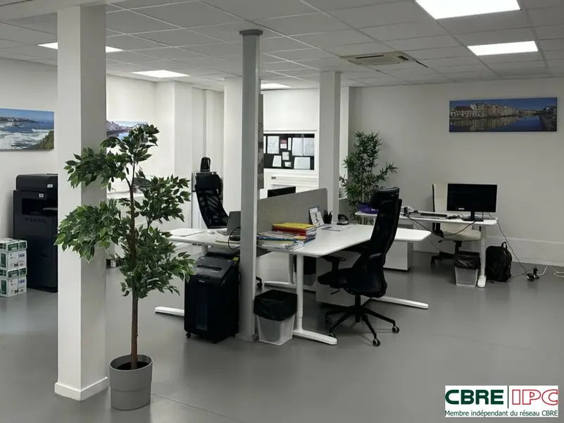 LOCATION - REF : 7749FD