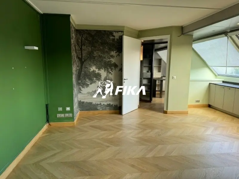 A VENDRE BUREAUX 115 m² - (33000) BORDEAUX