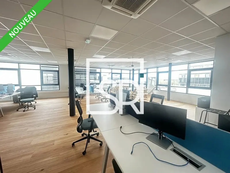 A SAISIR - LOCATION BUREAUX NEUFS  108 m²  63 000 COURNON D'AUVERGNE