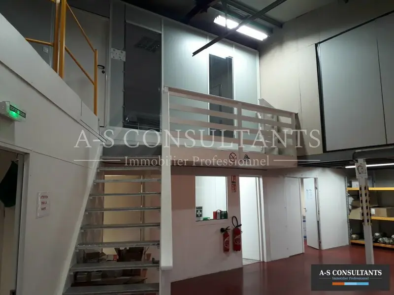 A louer Locaux d'activité 219m² Feyzin