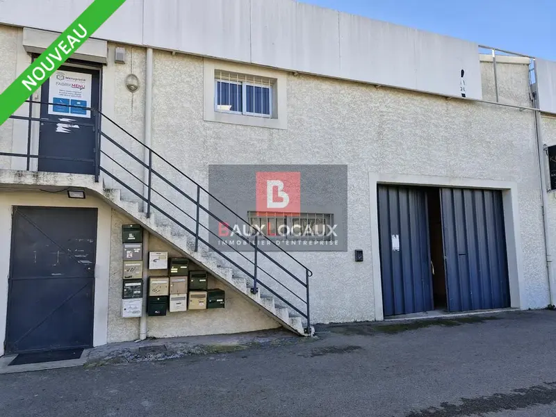 A LOUER GROS POTENTIEL POUR LOCAL DE 127 M2 A VENELLE