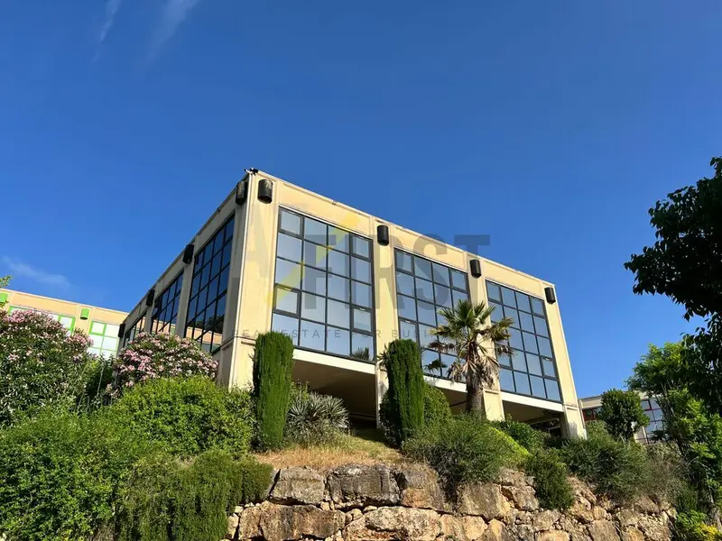 BUREAUX À LOUER