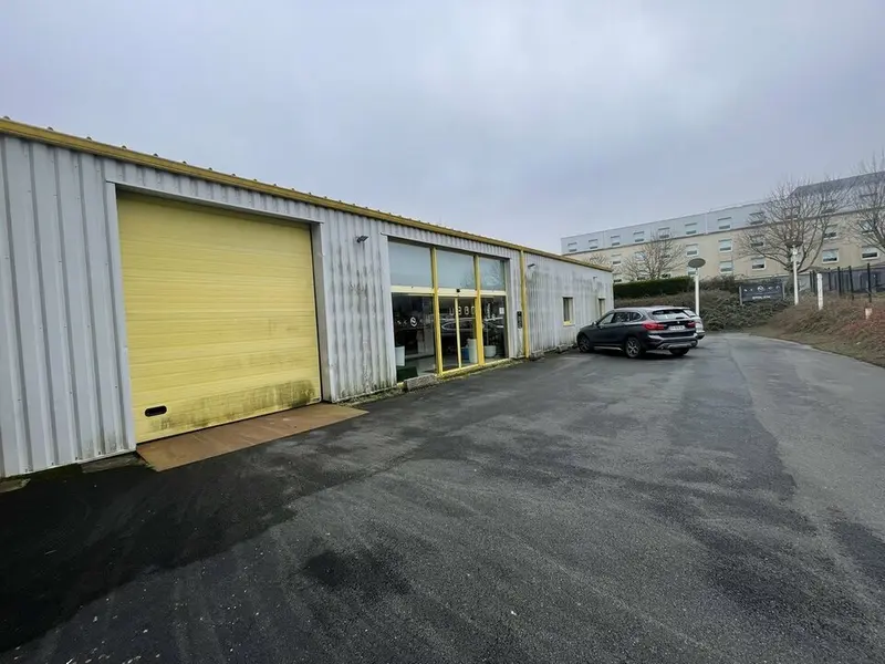 a louer local d'activté 375 m² Bretteville sur Odon