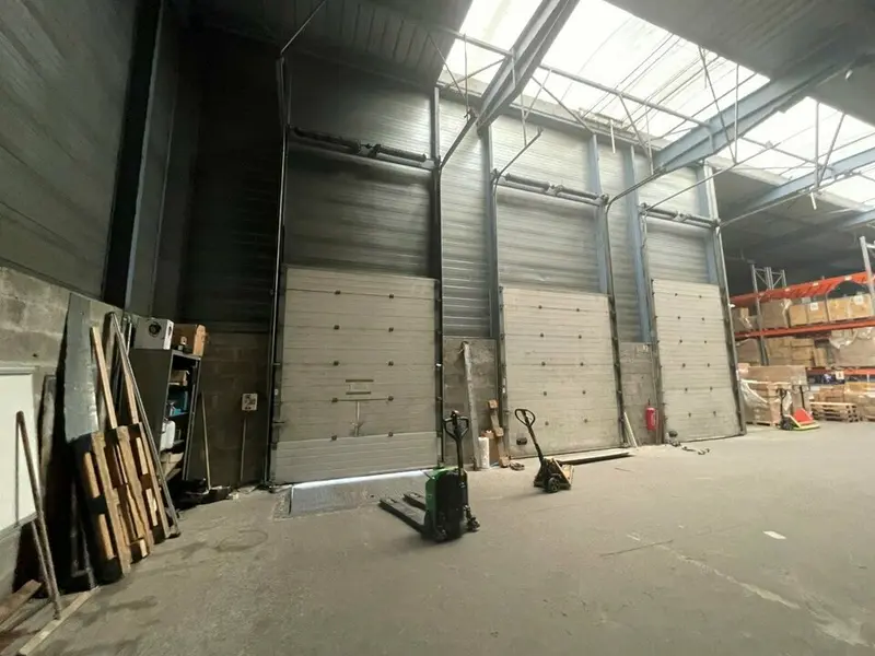 A louer Entrepôt 1199m² Genas