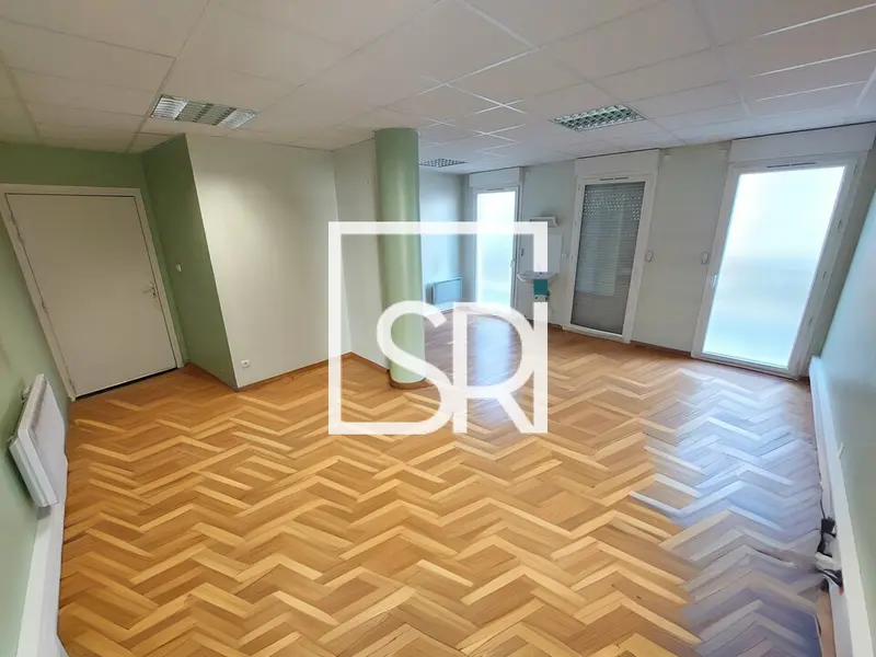 A vendre Bureaux 111m² Clermont-Ferrand