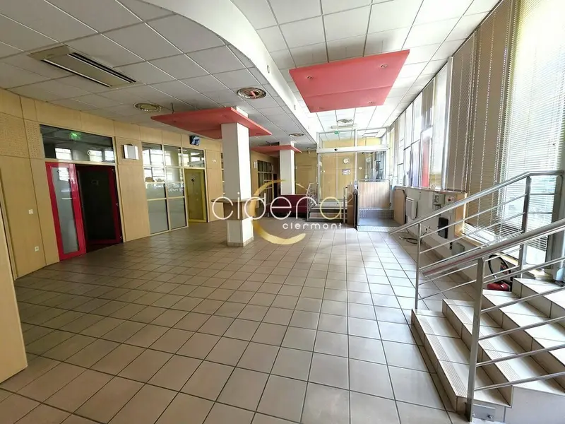 Bureaux avec vitrine à vendre Clermont-Fd centre (63000)