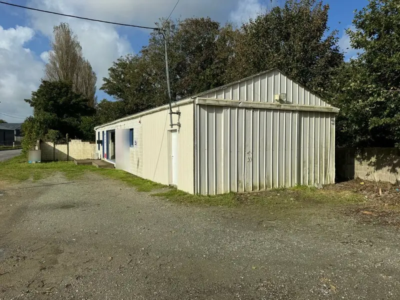 LOCATION - LOCAL D'ACTIVITE - 120 m2
