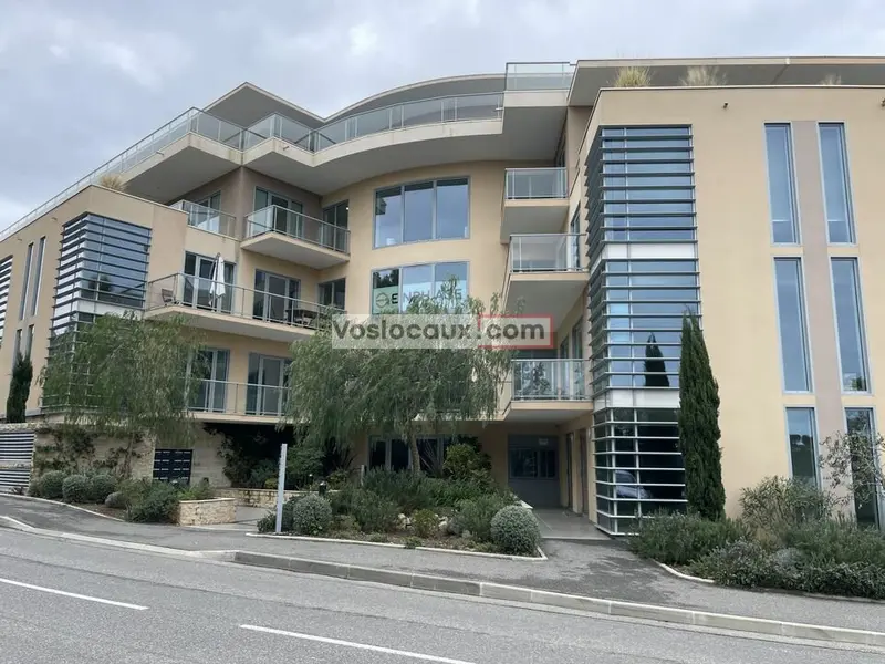 A  louer :  Bureaux de 950m² à SOPHIA ANTIPOLIS - LES TEMPLIERS