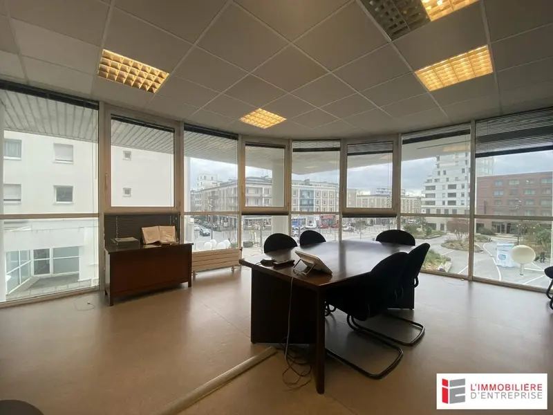 A vendre Bureaux 1275m² Lorient