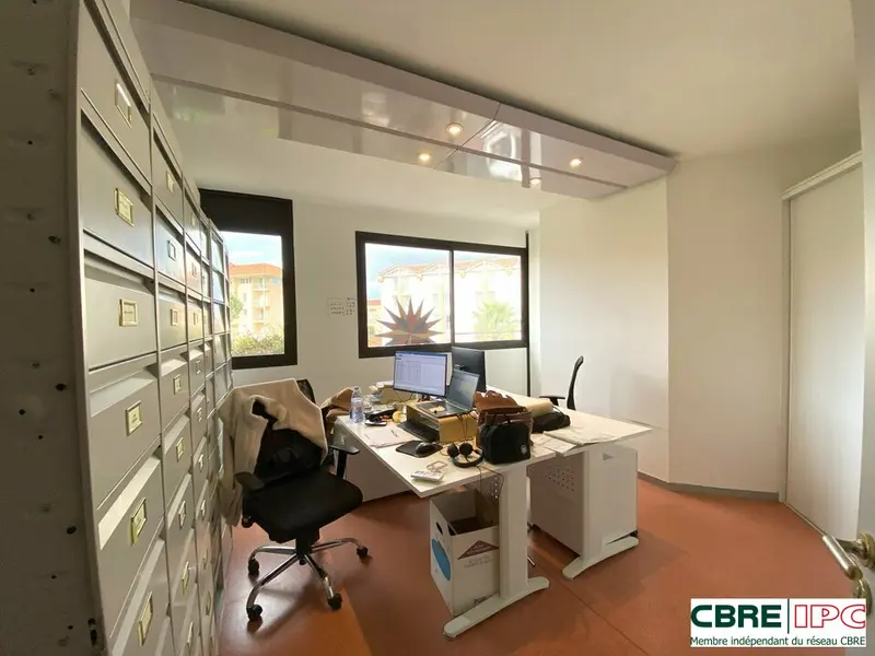 LOCATION - REF : 7793FD